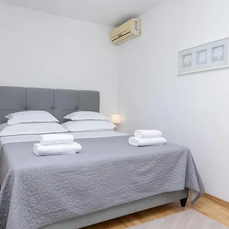 Apartments Marijo Apartment *